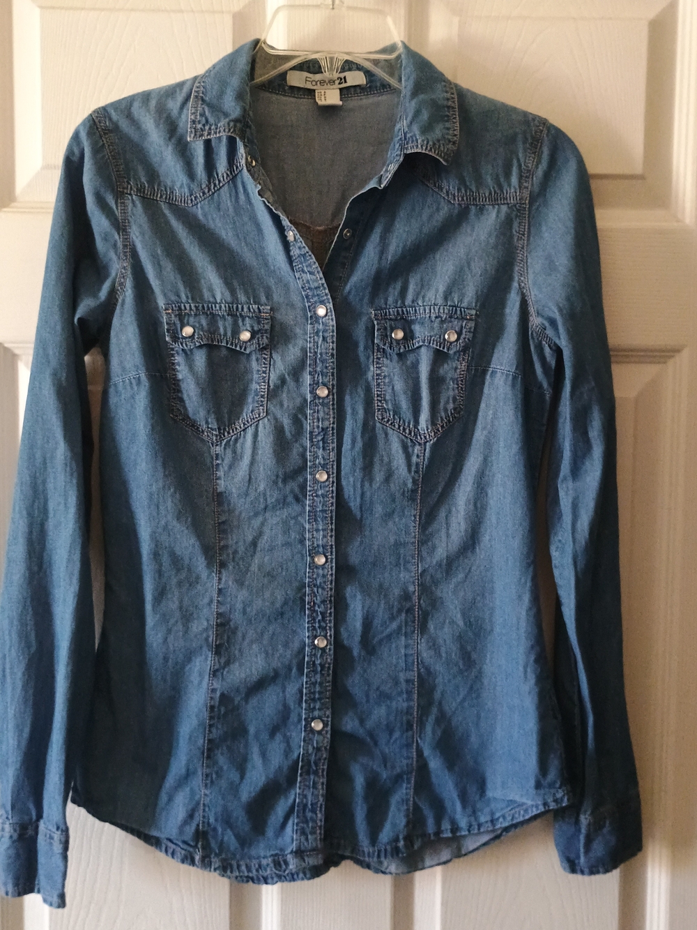 EUC Forever 21 Chambray Pearl Snap Long Sleeve Western Shirts Size Small
